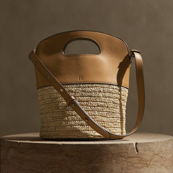 Banana Republic Bucket/Crossbody "LIKE NEW" - Picture 16 of 16